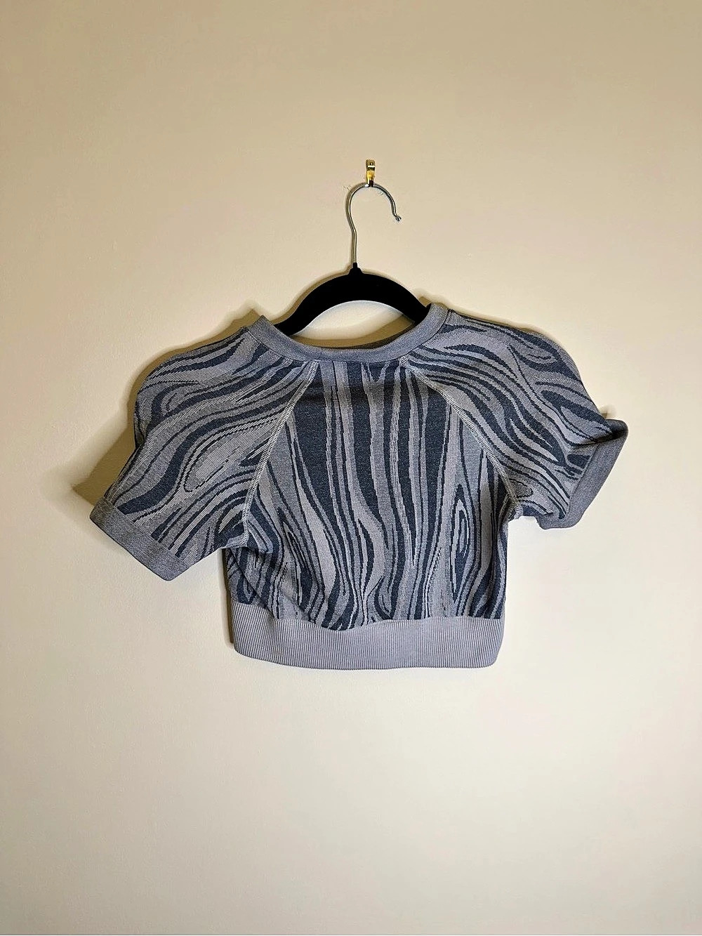 Prozis Abstract Blue & Gray Crop Top seamless workout top